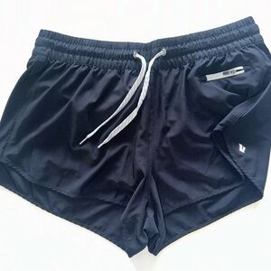 VUORI CLEMENTINE ATHLETIC SHORTS- BLACK